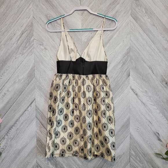 Milly Silk Starburst Deep Plunge Mini Dress Size 2 - Picture 6 of 10